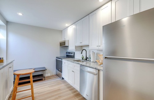 Fairmount Apartment | Centrally Located Philly Apt: Walk to Dining!