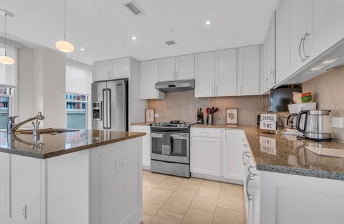 Penn Quarter Apartment | Centrally located Furnished Apt in Penn Quarter by RedAwning