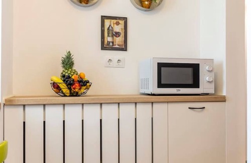 Bucharest City-Centre Apartment | Centrally located Victoriei Square Apartment by MRG