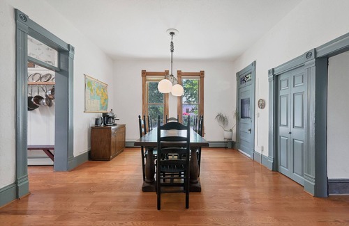 Lincoln Park House | Centrally Located Victorian Home Near Downtown
