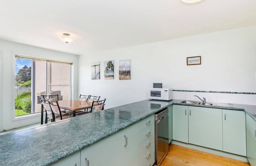 Port Fairy House | Centrally located with river views