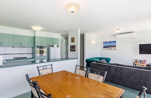 Port Fairy House | Centrally located with river views