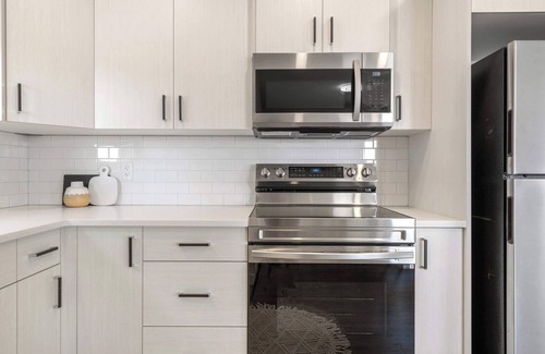 Pincher Creek House | Centre Peak View | Perfect for Families | Sleeps 9