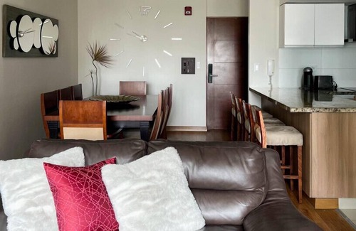 Miraflores Apartment | Centric and Cozy Apt 3bed 2.5 bath w/parking