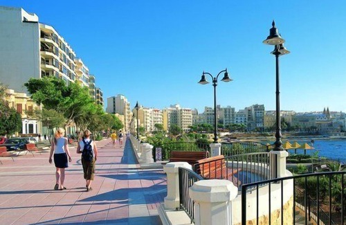 Msida Apartment | Centric and Modern Penthouse Close to Amenities