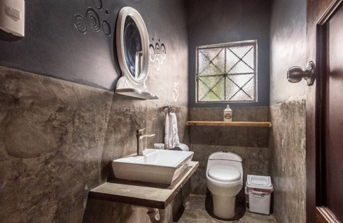 Lince House | Centric big old House, Roomy Petfriendly and Recently Renovated