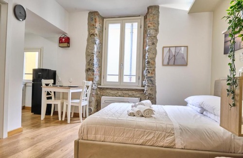 Lecco Apartment | [CENTRO-LECCO] Romantico Appartamento sul Lago