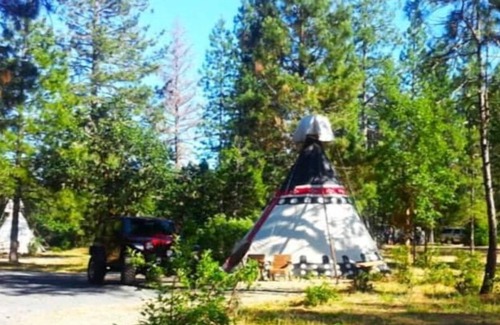 Cave Junction House | Ceremonial Tipi - 20' - Sleeps up to 6