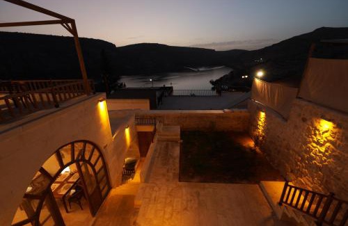 Halfeti Hotel | CEVHER KONAĞI
