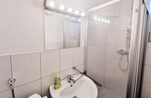 Bergheim Apartment | CF13 30m2 Central with Terrace AC and Netflix