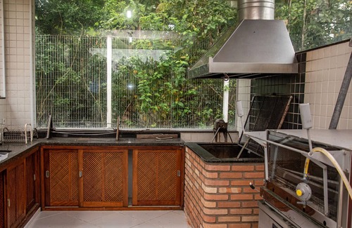 Peruibe House | Chácara com piscina, churrasq e WiFi em Peruíbe/SP