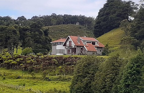 Cunha Cottage | Chácara com Wi-Fi, churrasqueira e lazer em Cunha