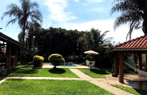 Jardim Brisa House | Chácara com Wi-Fi, piscina e churrasq. em Atibaia