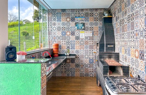 Extrema House | Chácara com WiFi, piscina,churrasqueira e conforto