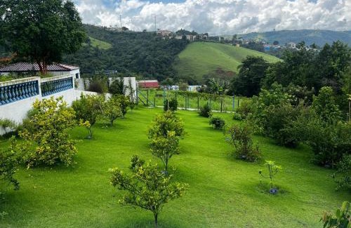 Lindoia House | Chácara das Araras