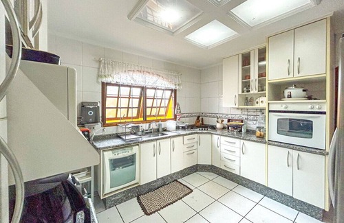 Jardim Colonial House | Chácara elegante com piscina e lazer em Atibaia/SP