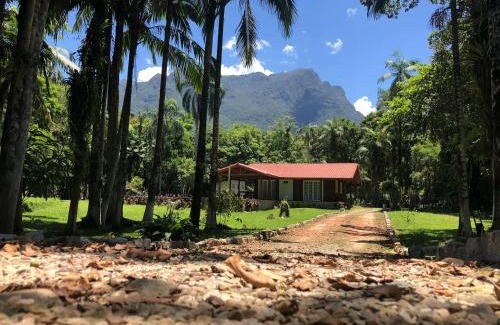 Porto de Cima House | Chácara Porto Bello - Casa com Piscina em Morretes