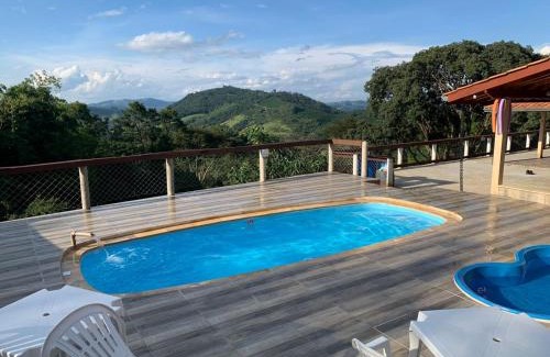 Serra Negra House | Chácara Recanto das Pedras para 8 pessoas