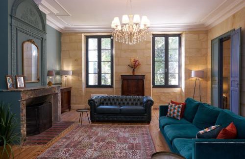 Perissac House | Château Belvédère - Swimming pool, Vineyard & countryside