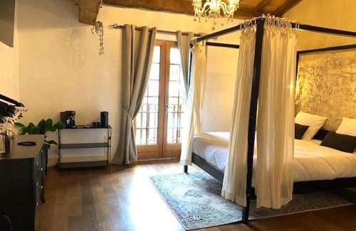 Camiac-et-Saint-Denis Hotel | Château Camiac