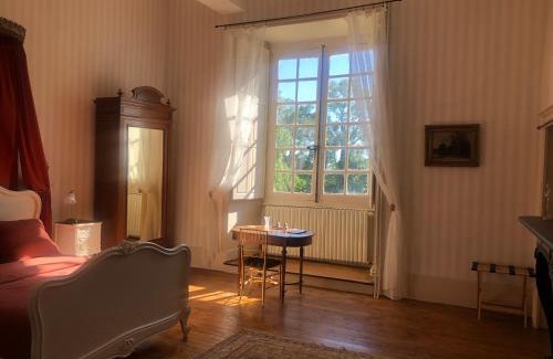 Blot-lʼEglise Bed & Breakfast | Château de Blot