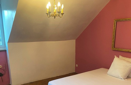 Saint-Cyr-en-Pail Bed & Breakfast | Château de la robiniere