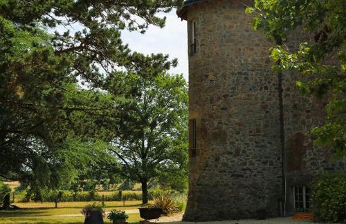 Maulevrier Bed & Breakfast | Château De La Frogerie