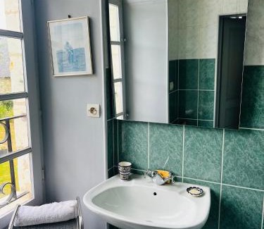 Allonnes Bed & Breakfast | Château de la Thibaudière - Chambre de la Reine