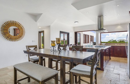 West End Village Villa | Château Genesis : Cozy Caribbean Retreat