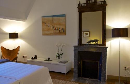Saint-Front-de-Pradoux Bed & Breakfast | Château La Thuilière
