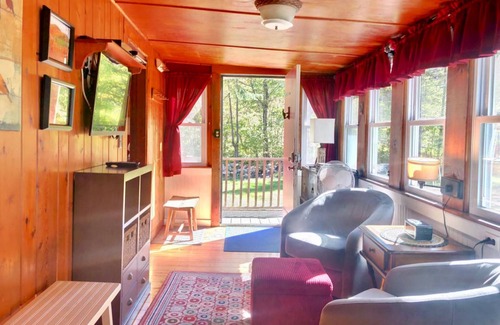Franconia House | CH Adorable cottage in Franconia minutes from Cannon, Franconia Notch! Fire Pit, wifi, laundry
