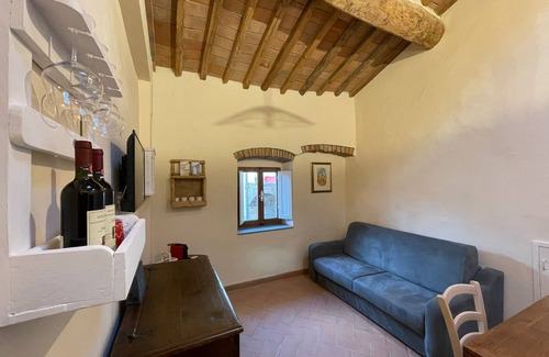 San Casciano in Val di Pesa Apartment | Characteristic apartment in historic 1300s tower