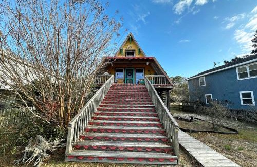 Colington Harbour House | CH307- The Pirate House