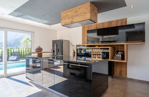 Schonbach Ski Chalet | Chalet in Neukirchen am Grossvenediger with pool