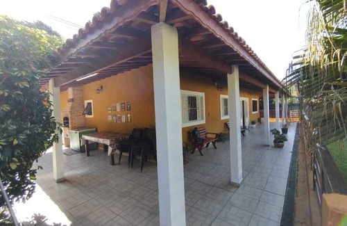 Terra Preta House | Chacara Paraizo Lugar Aconchegante em Mairipora, Facil Acesso no Asfalto