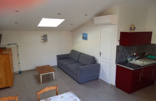 Luchat Cottage | CHAI, Gite 2/4 pers, T1bis, pool 9X4, triangle Saintes/Royan/Oléron
