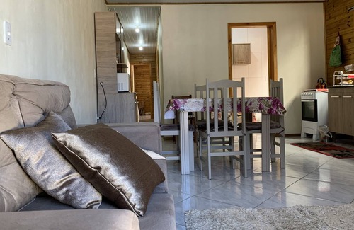 Praia Grande House | Chalé Aconchegante e bem Localizado
