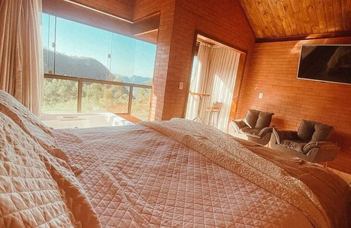 Santa Teresa Ski Chalet | Chalé Aconchegante no Circuito Caravaggio com Hidromassagem Vista das Montanhas