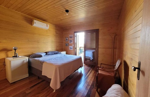 Pinto Bandeira Ski Chalet | Chalé com Linda Vista Para Vinhedo/vale das Antas