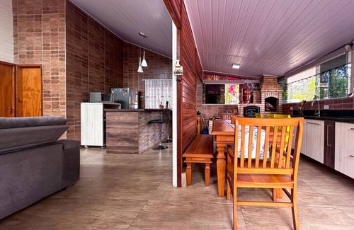Itu Ski Chalet | Chalé em camping pago a parte com lazer - Itú/SP
