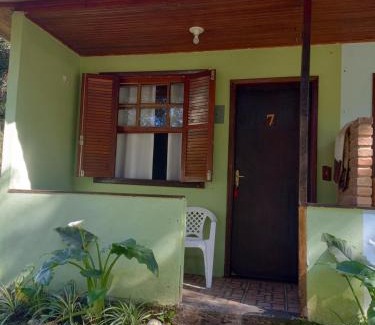 Maringa Cabin | Chalé vista do jardim 9