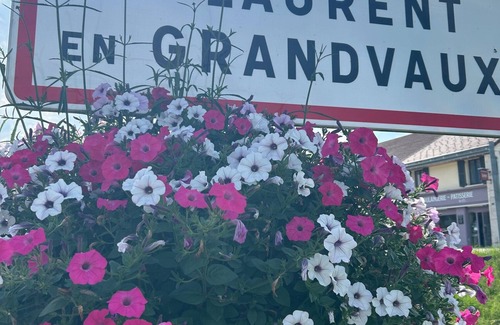 Saint-Laurent-en-Grandvaux Ski Chalet | Chalet Dans le Haut Jura Les Petits Animaux de Compagnies Sont Acceptés