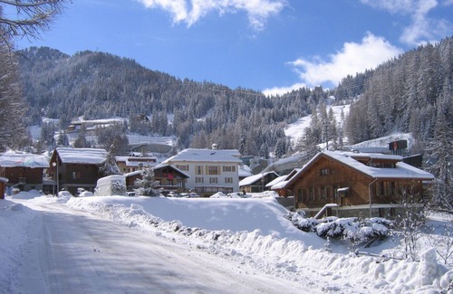 La Roche Ski Chalet | Chalet 290m2, 15 pers/8chambres, Pistes/Télésiège à 100m,* Tout confort