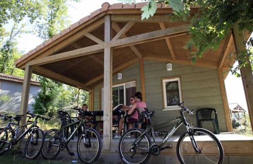 Monclar-de-Quercy Ski Chalet | Chalet 3 étoiles - Piscine - eebbia