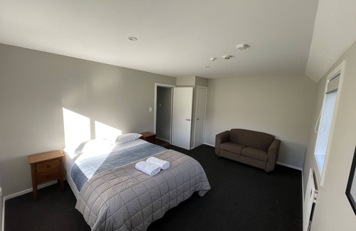 Methven Ski Chalet | Chalet 3 (5 Bed) Pudding Hill