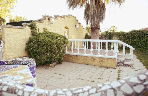 Puebla de la Calzada Villa | Chalet, 4 rooms, pool .