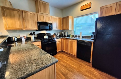 Government Camp Ski Chalet | Chalet 52 at the Official Collins Lake Resort