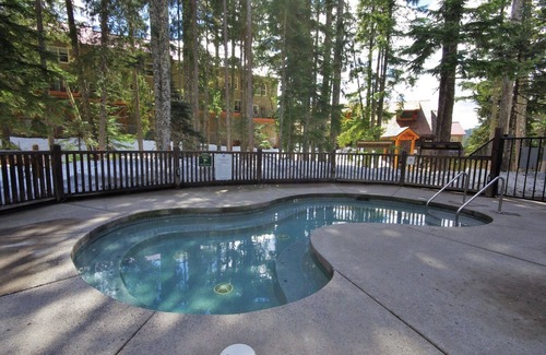 Government Camp Ski Chalet | Chalet 52 at the Official Collins Lake Resort