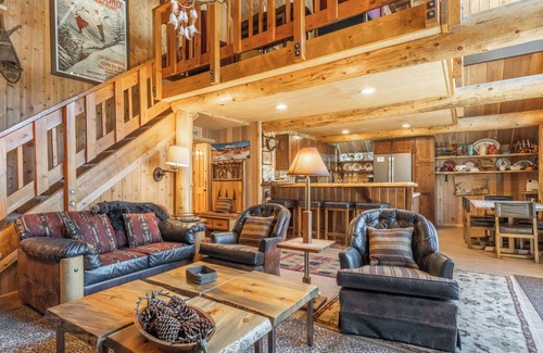 Mammoth Lakes Ski Chalet | Chalet #9, Slope Side Ski in Ski Out Spacious Fami