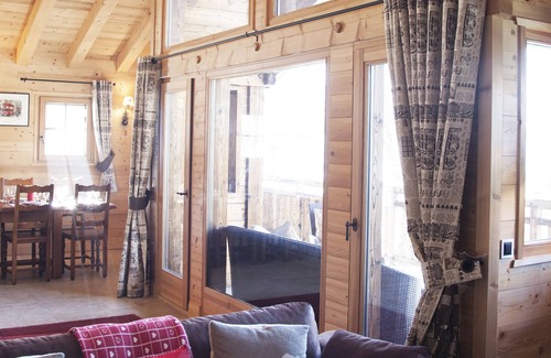 Randogne Ski Chalet | Chalet Anton: LUXURY 5* CHALET WITH JACUZZI IN STUNNING LOCATION